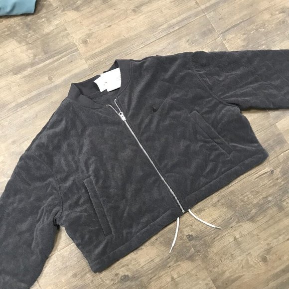 Nike Sportswear Cropped Women's Terry Quilted Jacket Gray Medium DV7826-060 $145 - Picture 2 of 9